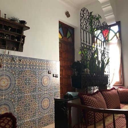 Appartement Meuble 5 Personnes En Plein Centre Ville Rabat Exterior foto
